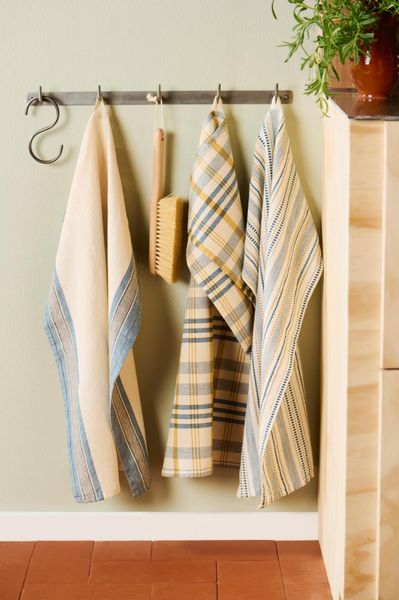 IB Laursen Kj&oslash;kkenh&aring;ndkle Celine hvit m/bl&aring;tt og beige m&oslash;nster