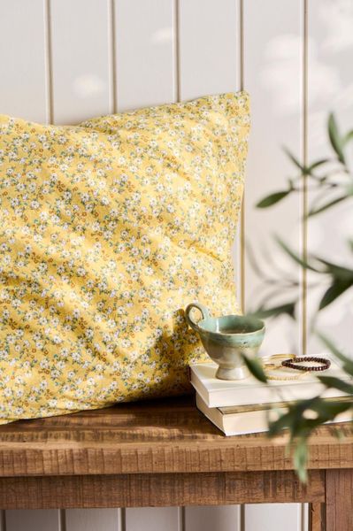 IB Laursen Pute Gul med Blomster