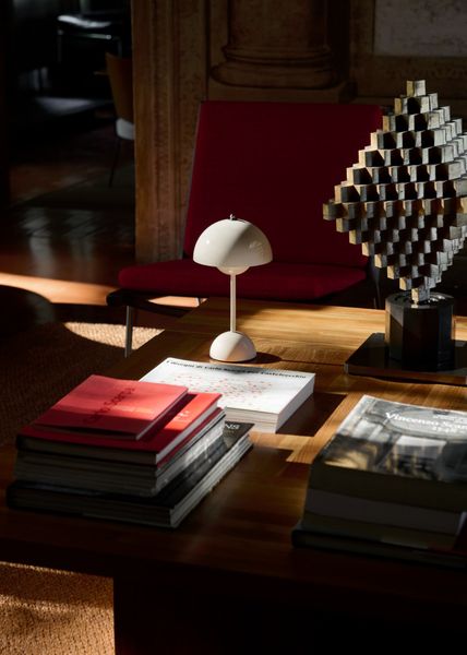 &tradition Flowerpot VP9 Oppladbar Bordlampe Ivory