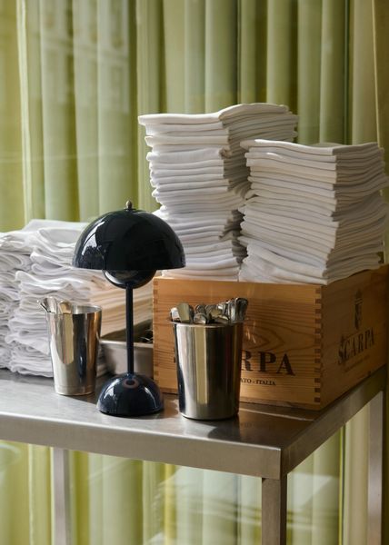 &tradition Flowerpot VP9 Oppladbar Bordlampe Steel Blue